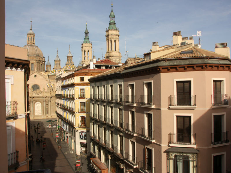 Dos Torres Pilar Suites- Balcones Con Vistas A La Ciudad Zaragoza Luaran gambar
