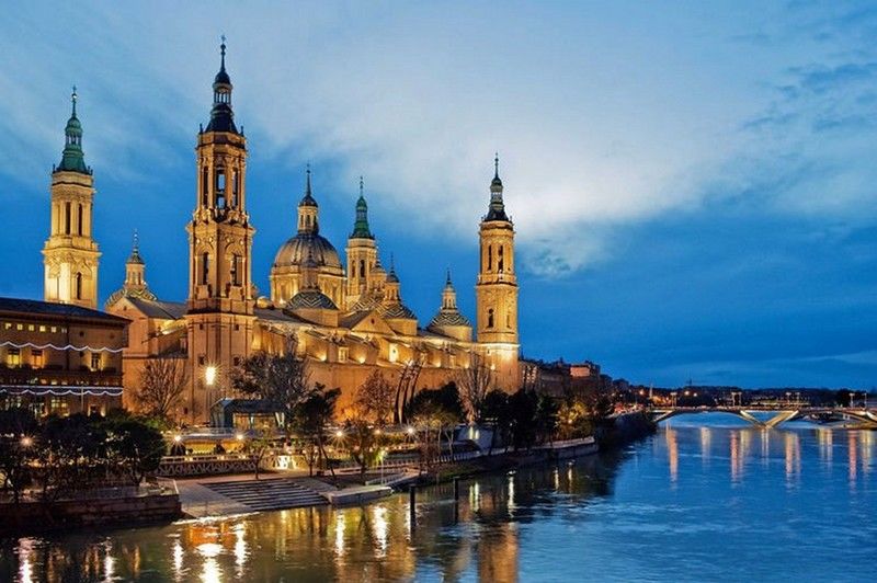 Dos Torres Pilar Suites- Balcones Con Vistas A La Ciudad Zaragoza Luaran gambar